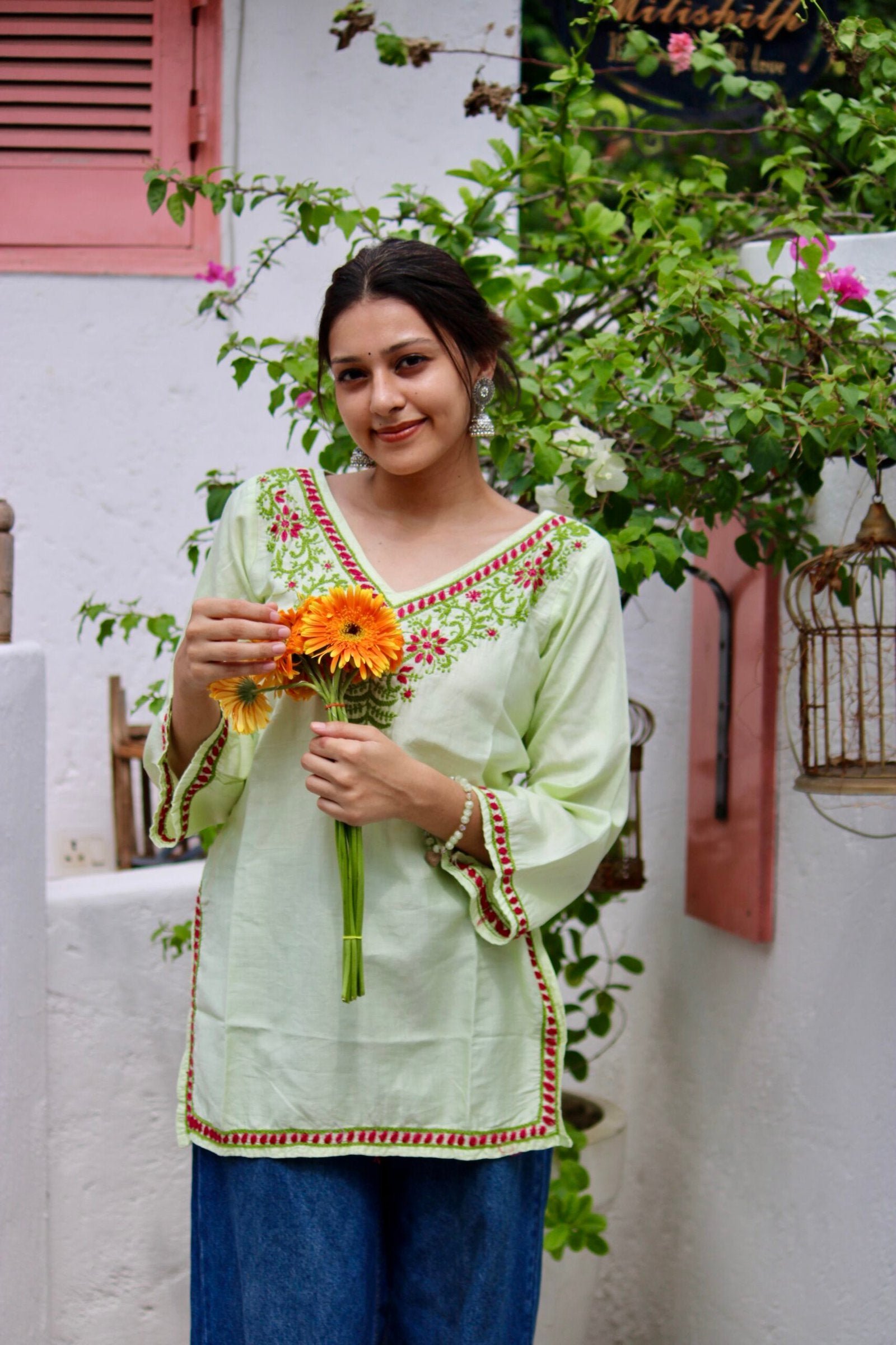 Mahira short chikankari kurti