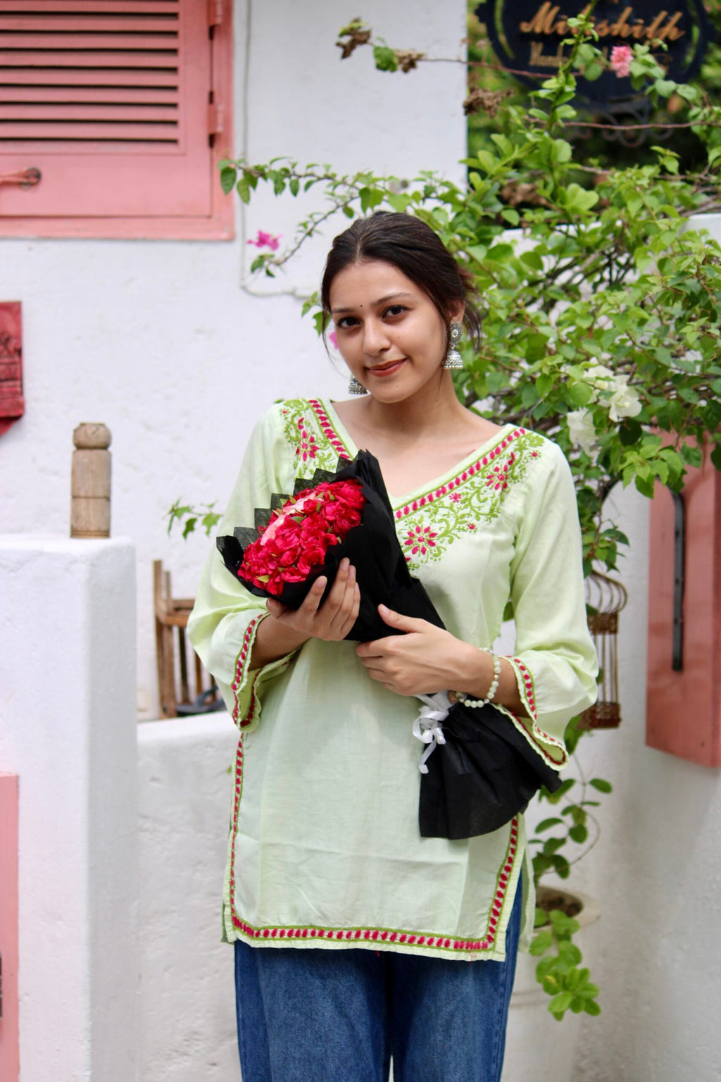 Mahira short chikankari kurti