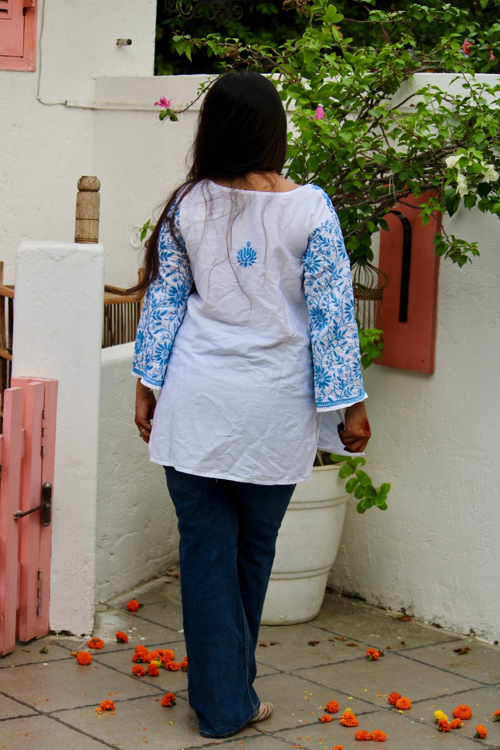 Nazrana blue leafy chikankari