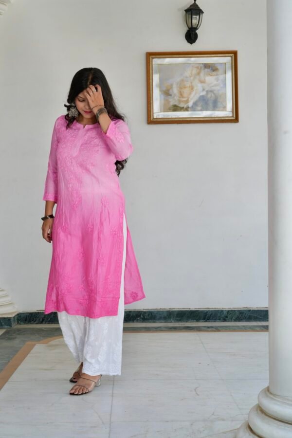“Nazakat” straight fit gradient kurti